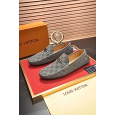 Louis Vuitton Low Shoes